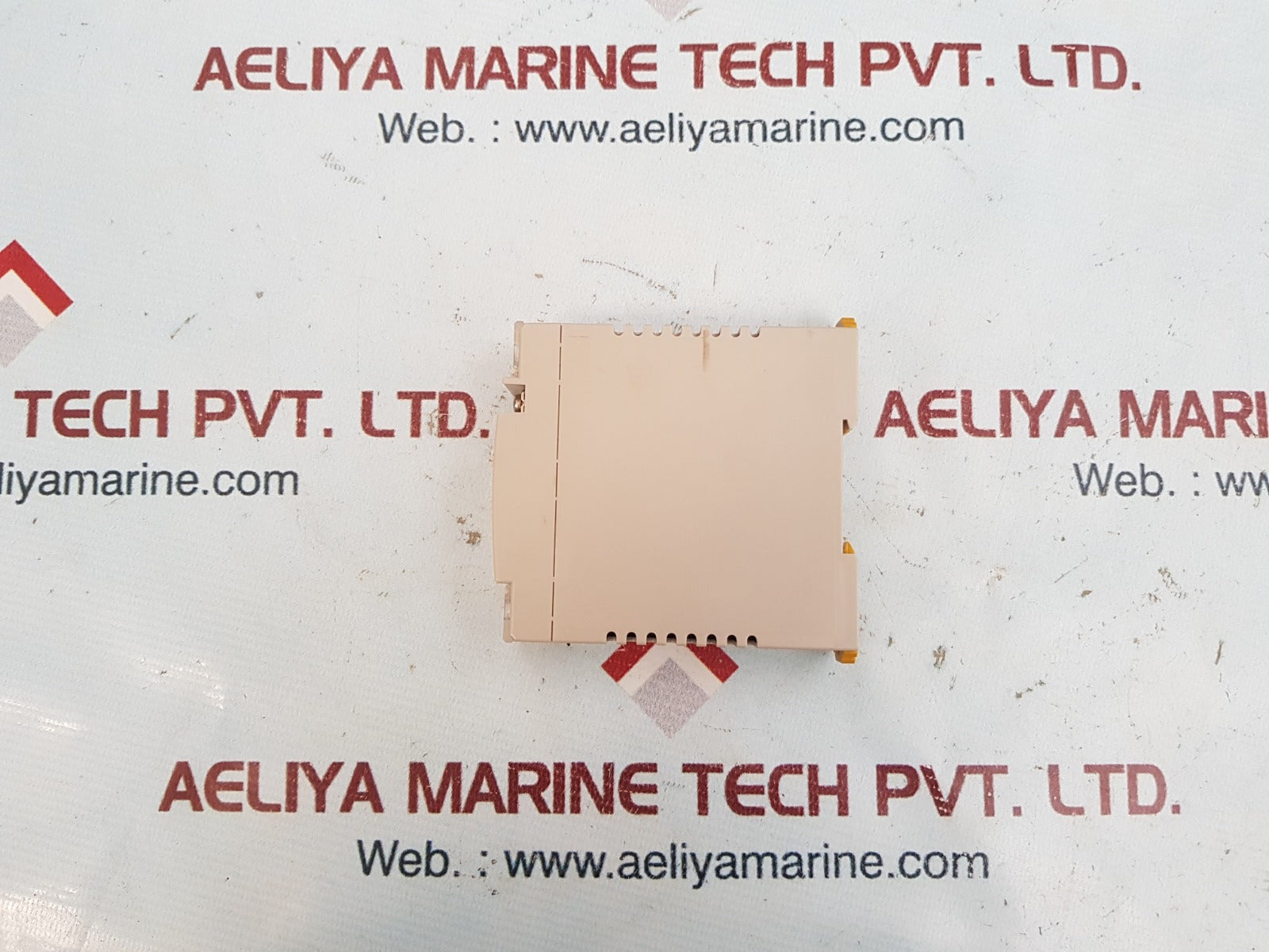 Omron s8vs-03024 switching power supply  100-240v