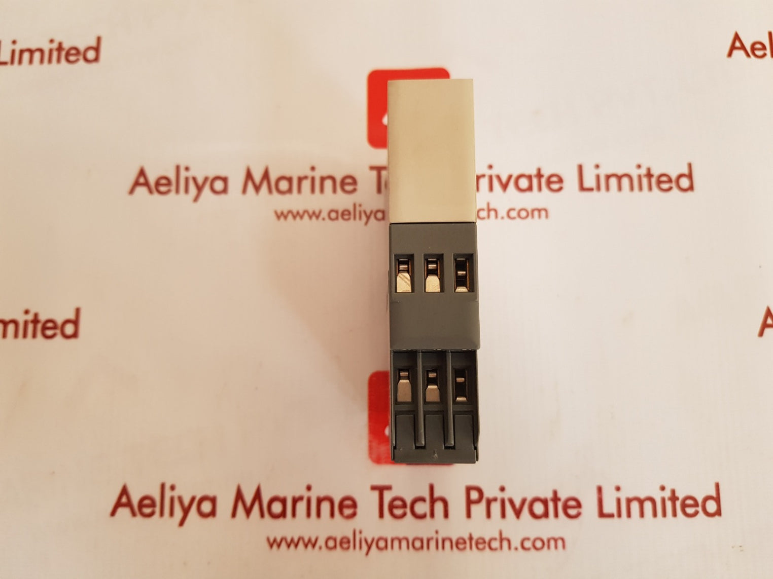 Abb ct-ahs off delay with auxiliary supply time relay 1svr430113r0100