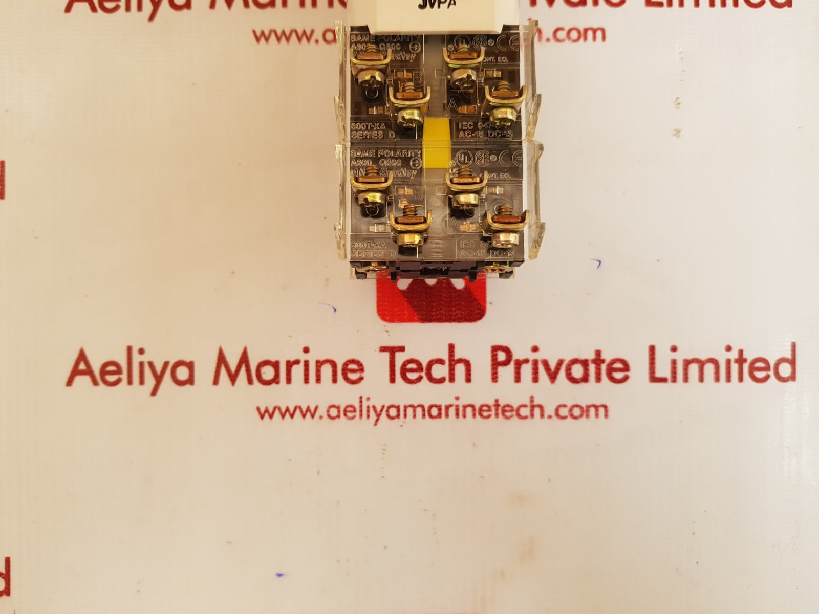 Allen bradley  800t-h31 ser.T selector switch 