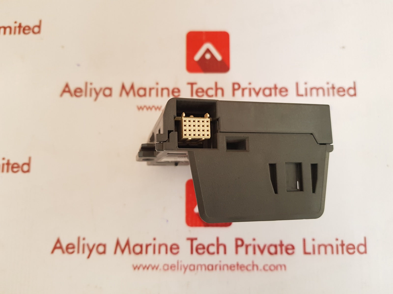 Siemens 6es7 195-7hb00-0xa0 bus module