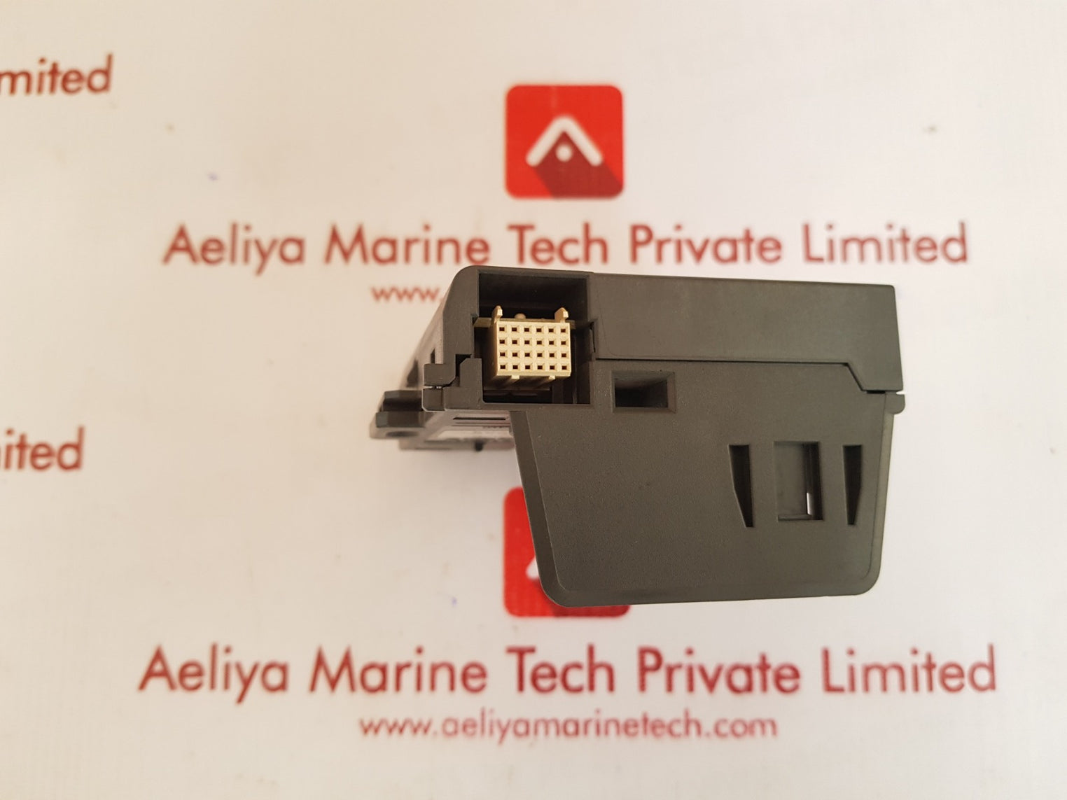 Siemens 6es7 195-7hb00-0xa0 bus module