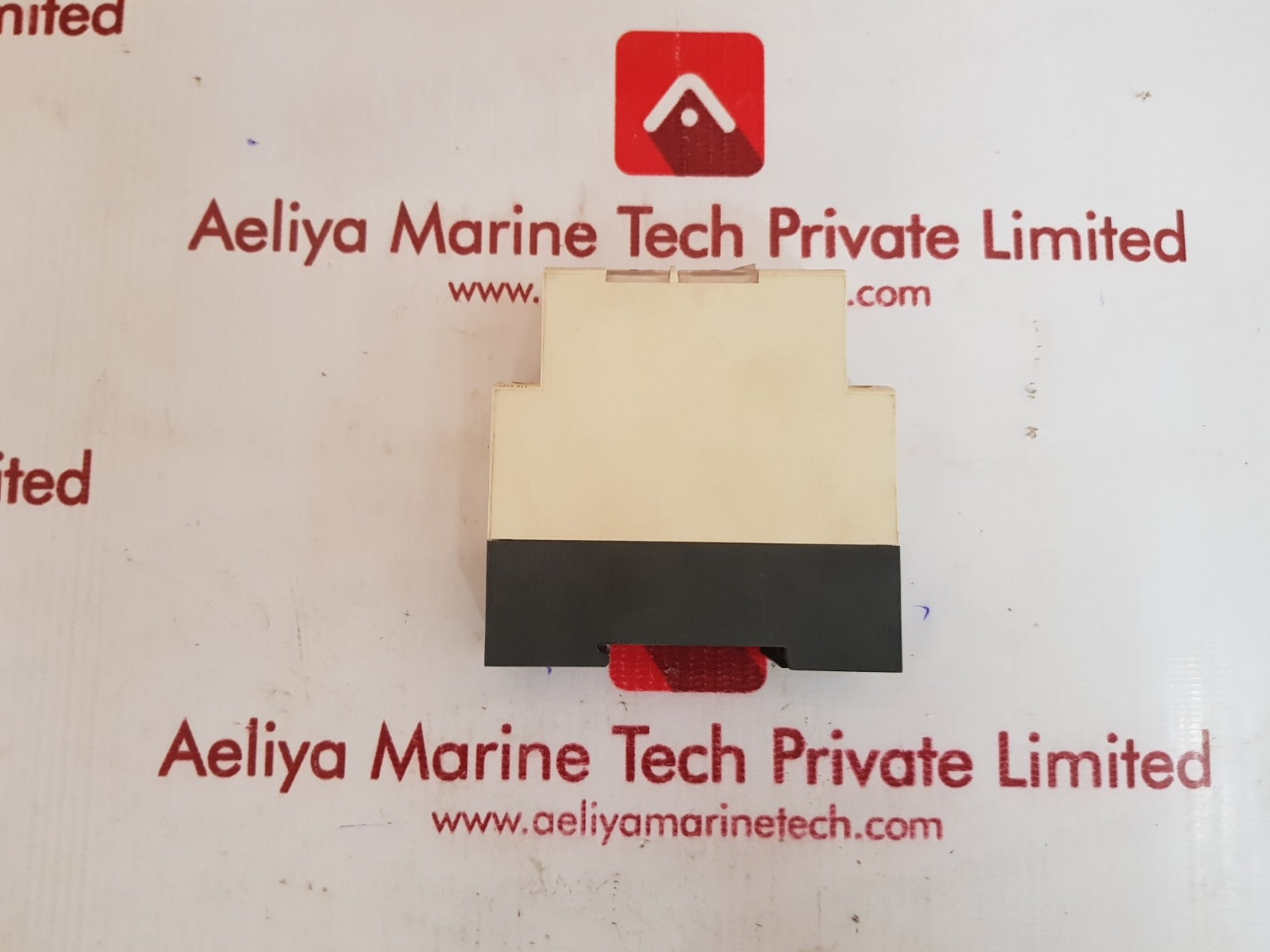 Telemecanique re7rm11bu delay timer relay 0.05s-300h