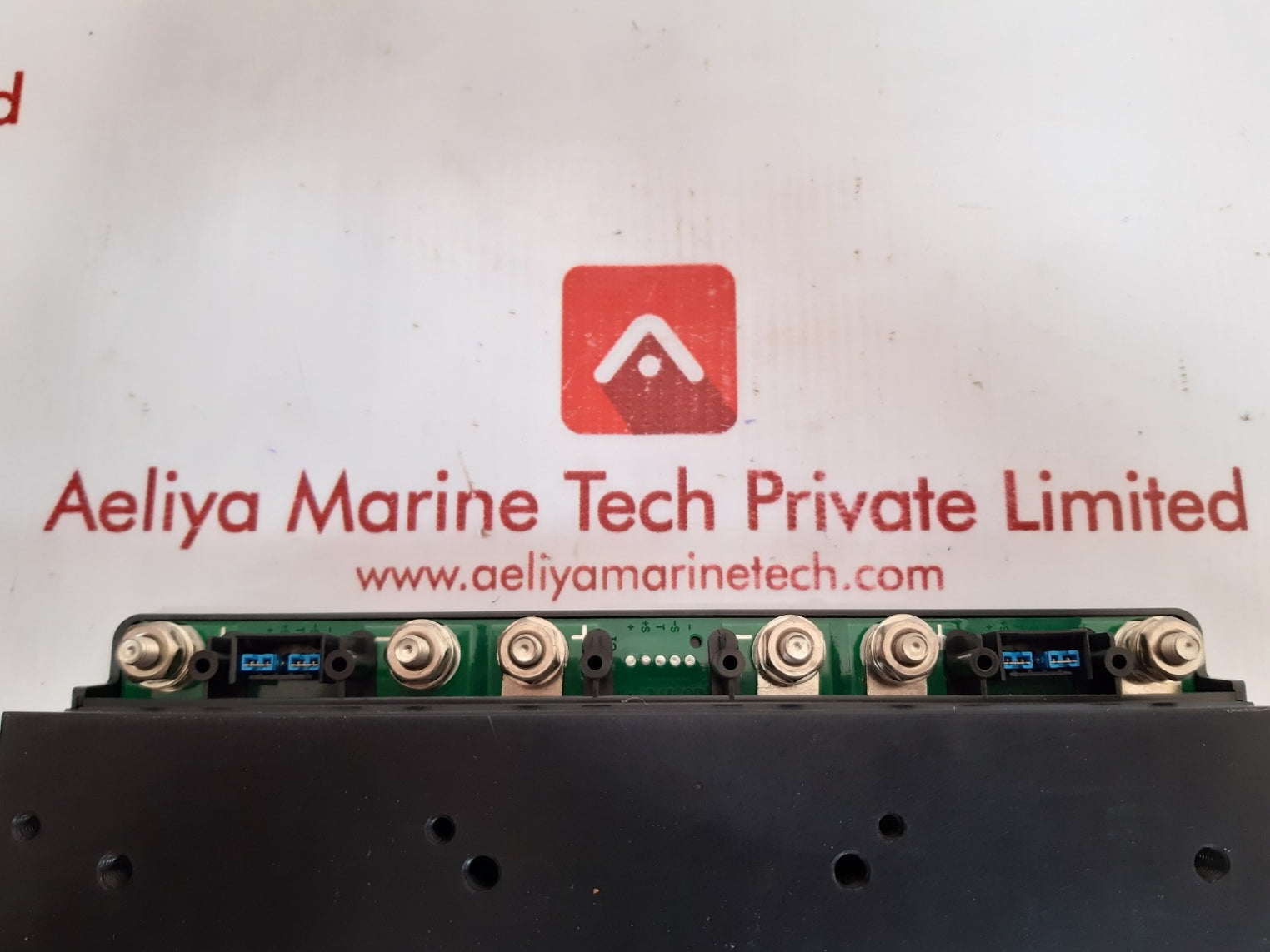 Vicor flat pac vi-qu33-equ-cc power supply 