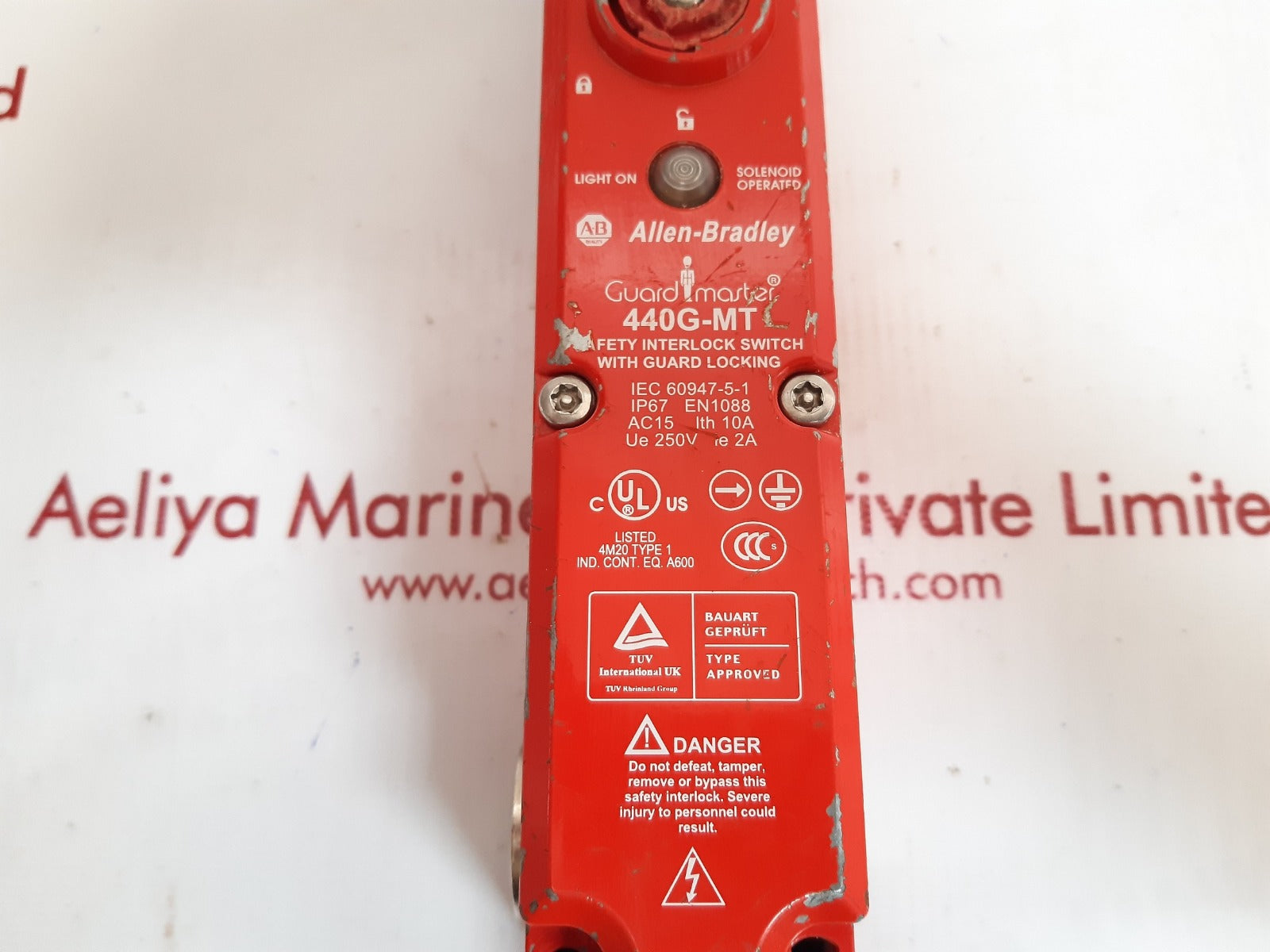 Allen-bradley guard master 440g-mt47048 safety interlock switch