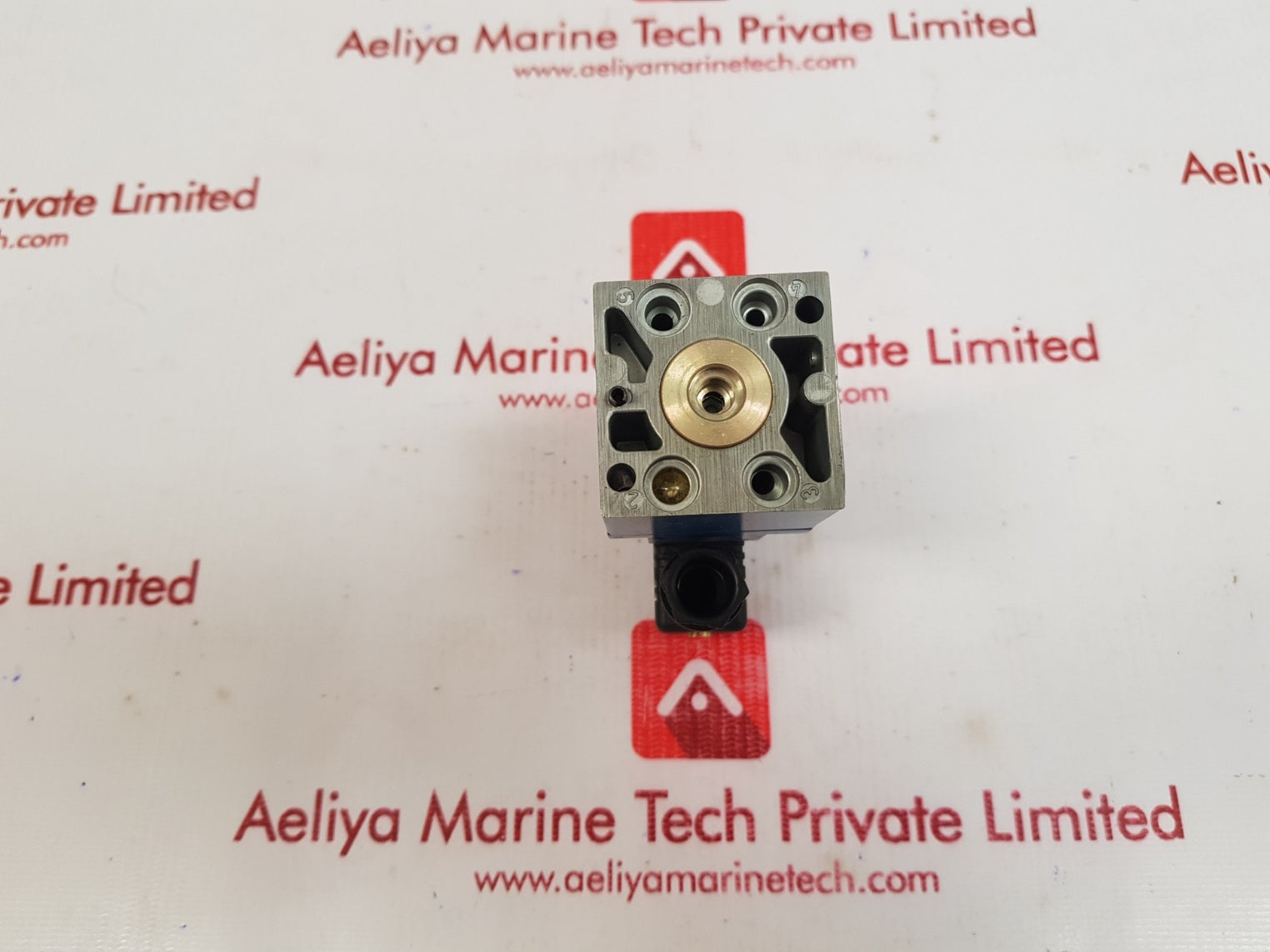 Rexroth 3722250220 pneumatic directional valve new