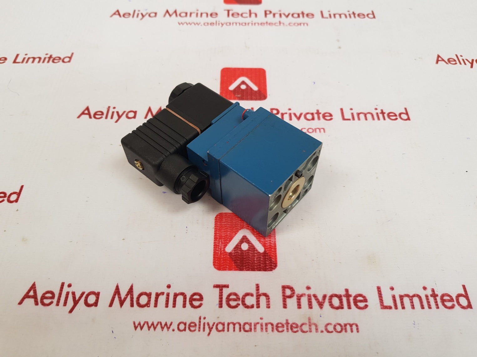 Rexroth 3722250220 pneumatic directional valve new