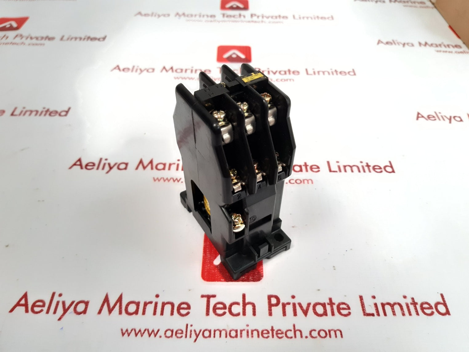 Fuji src50-2u/x (3a3b) auxiliary relay coil voltage 200/200-220v 50/60hz