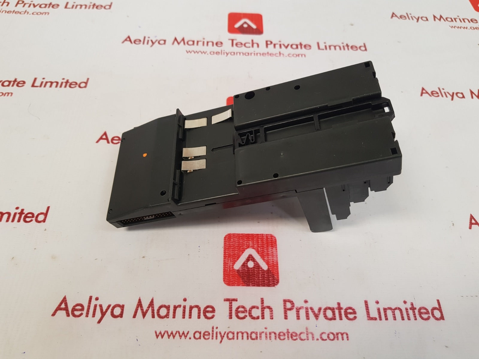 Ge ic200chs022j compact i/o carrier box style