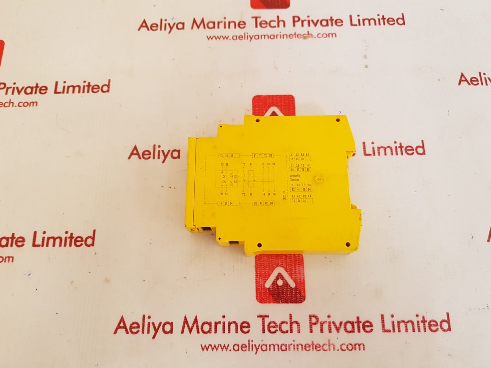 Sick  ue 10-3os2d0 intelliface safety relay