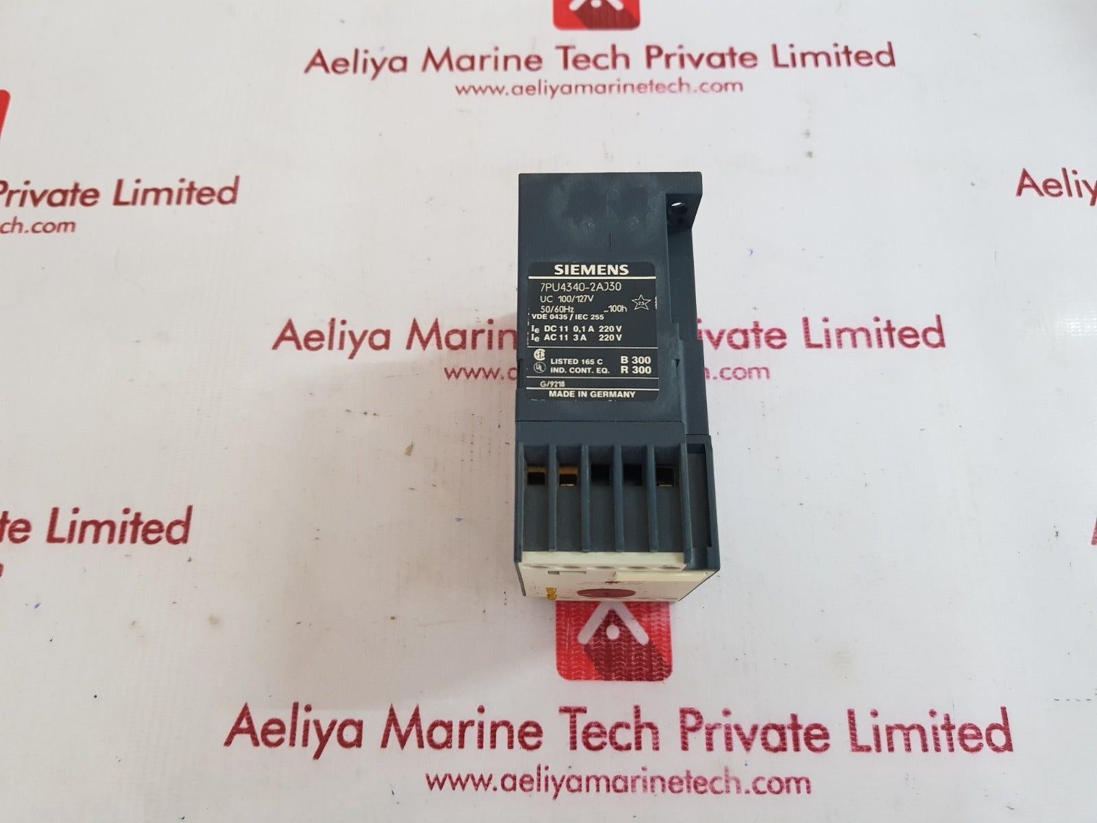Siemens 7pu4340-2aj30  timing relay