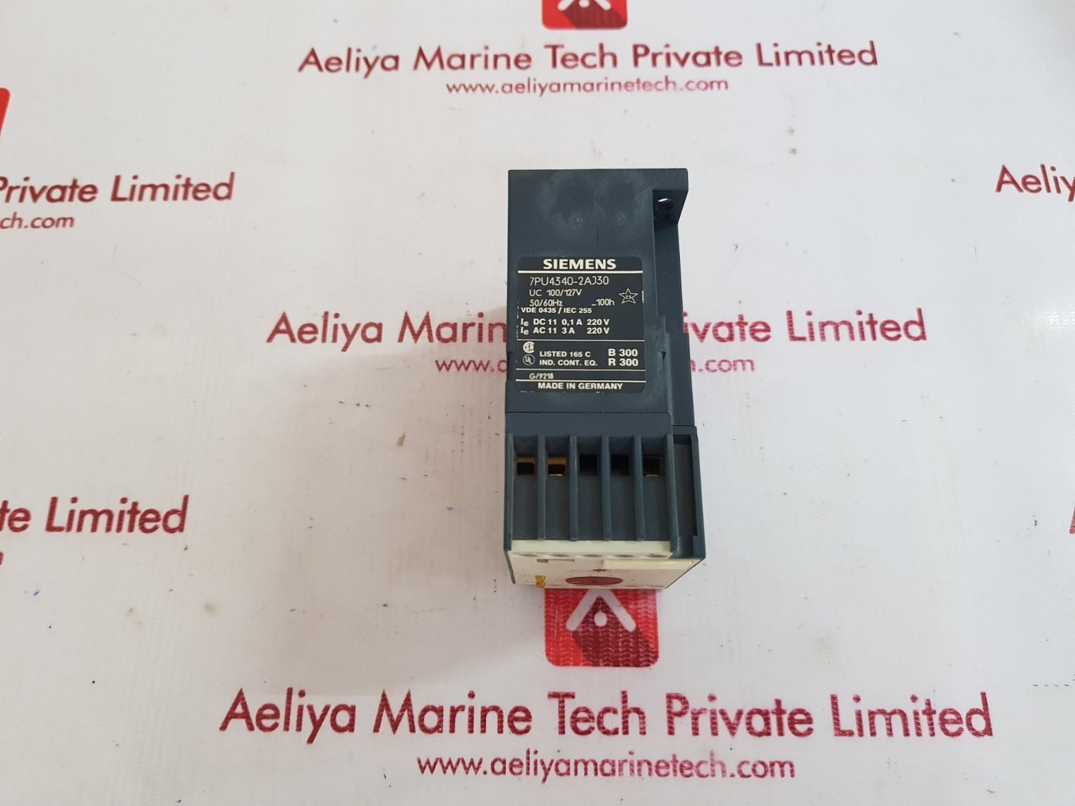 Siemens 7pu4340-2aj30  timing relay