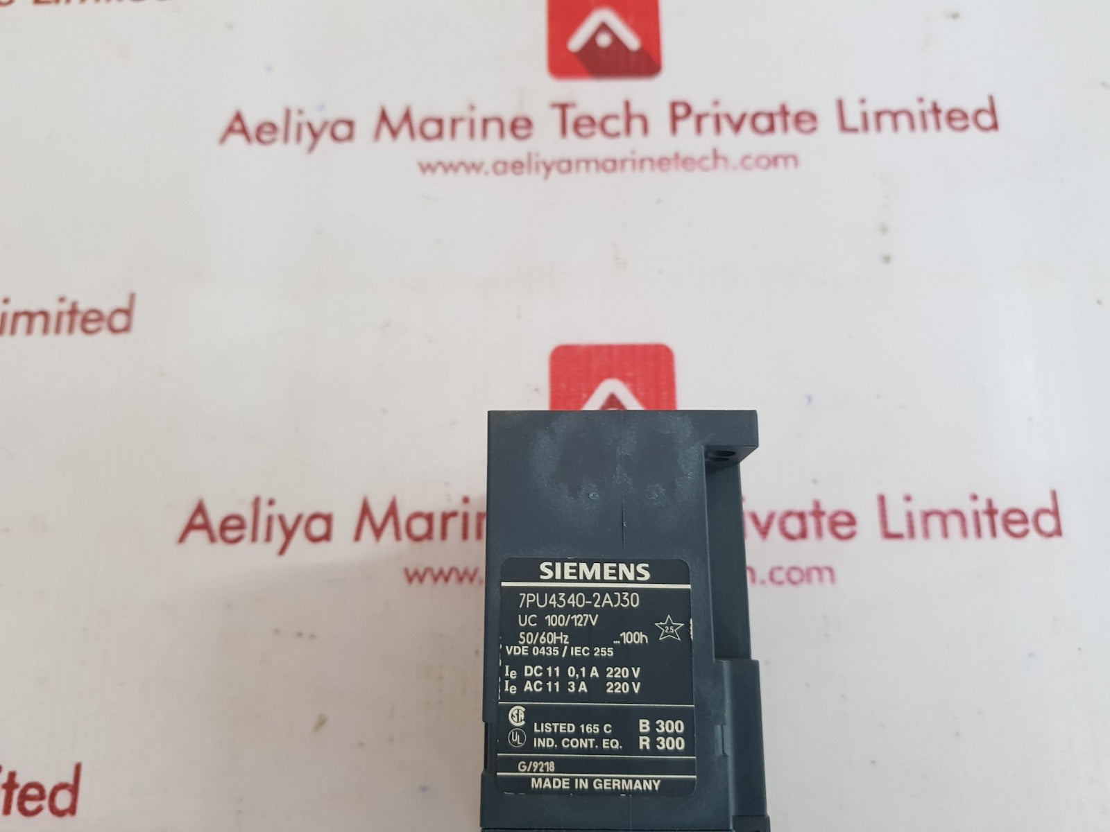 Siemens 7pu4340-2aj30  timing relay