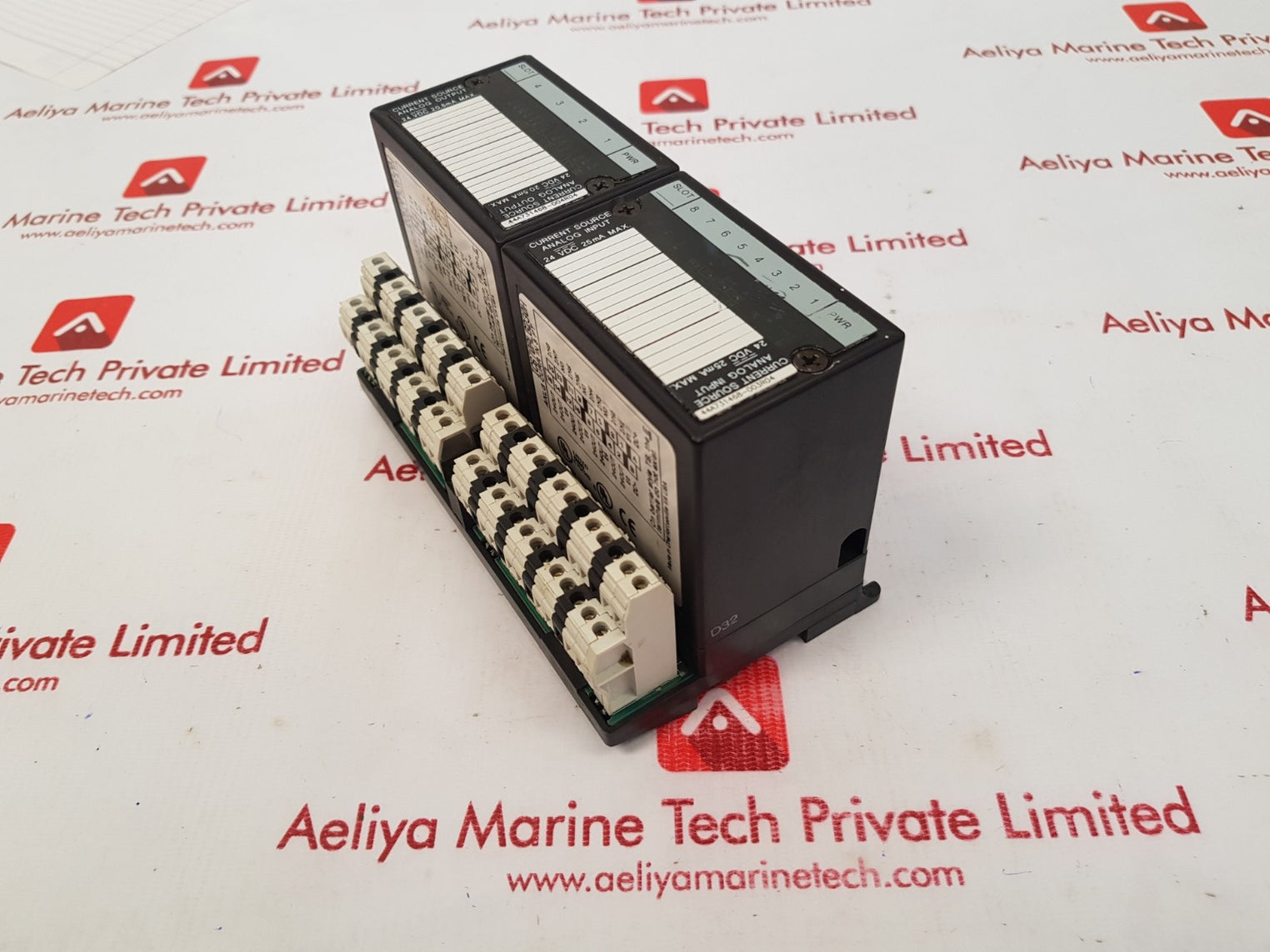 Ge fanuc Ic670alg320j/ic670alg230h output module with ic670chs002e base