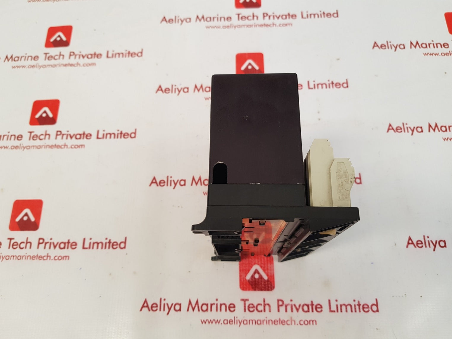 Ge fanuc Ic670alg320a/ic670alg320c output module with ic670chs002e i/o base