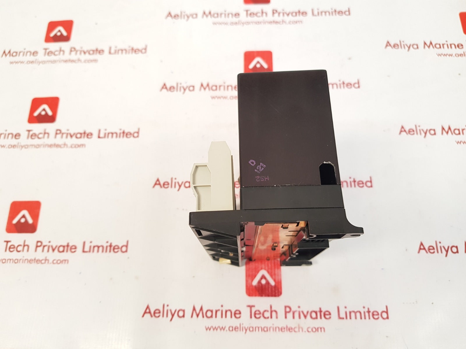 Ge ic670alg320a analog output module with ic670chs002e i/o base