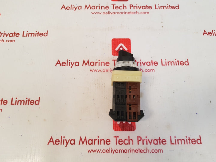 Set of 4x Fuji electric ah30-p2 command switch free shipping by express