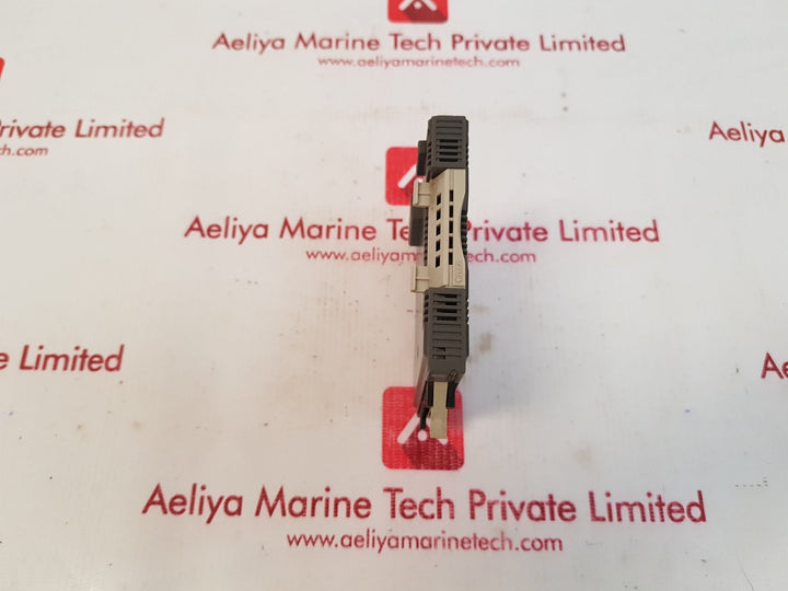 Keyence kv-c32t programmable controller output module