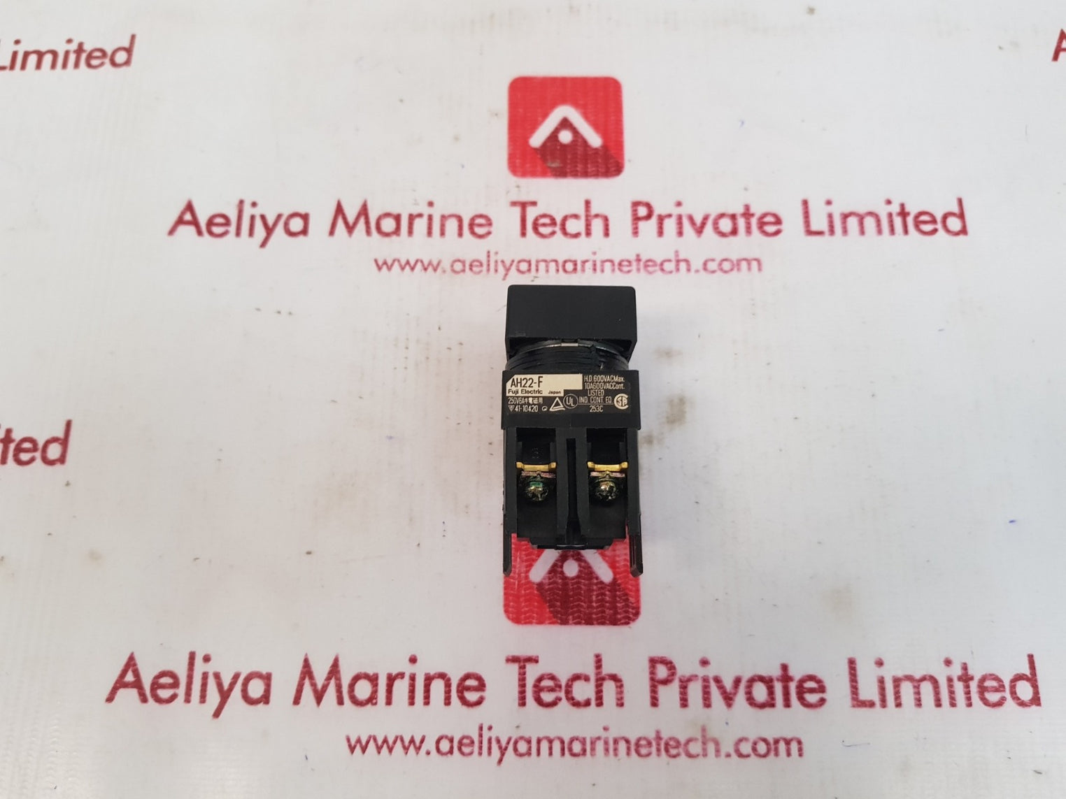 Fuji ah22-f green push button command switch