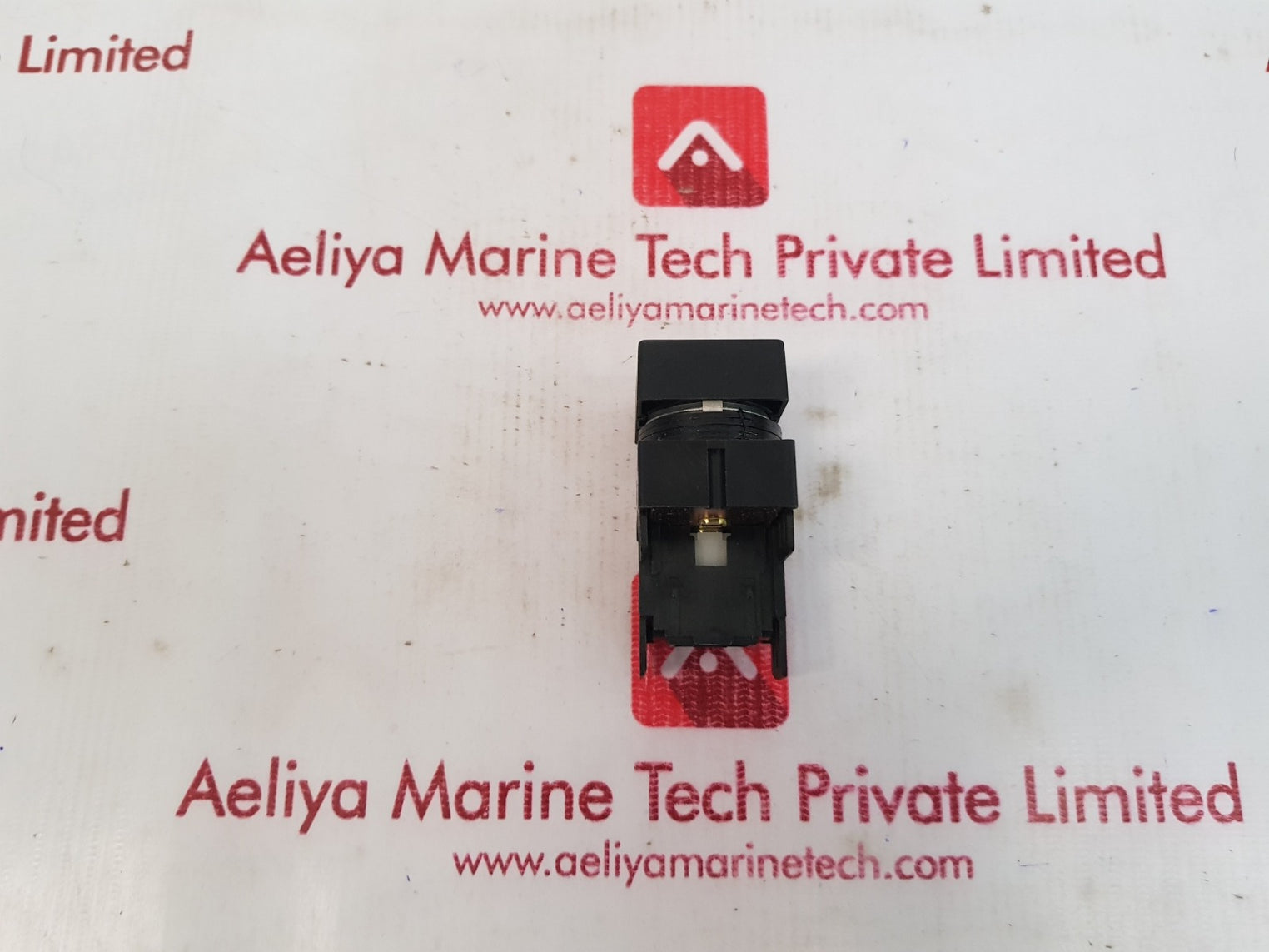 Fuji ah22-f green push button command switch