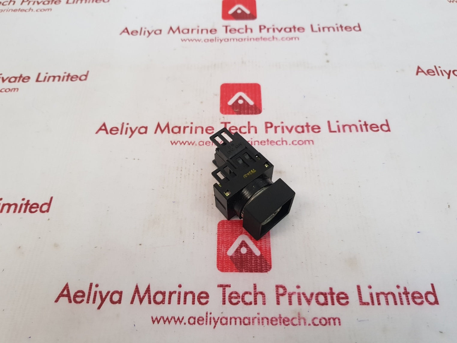 Fuji ah22-f green push button command switch