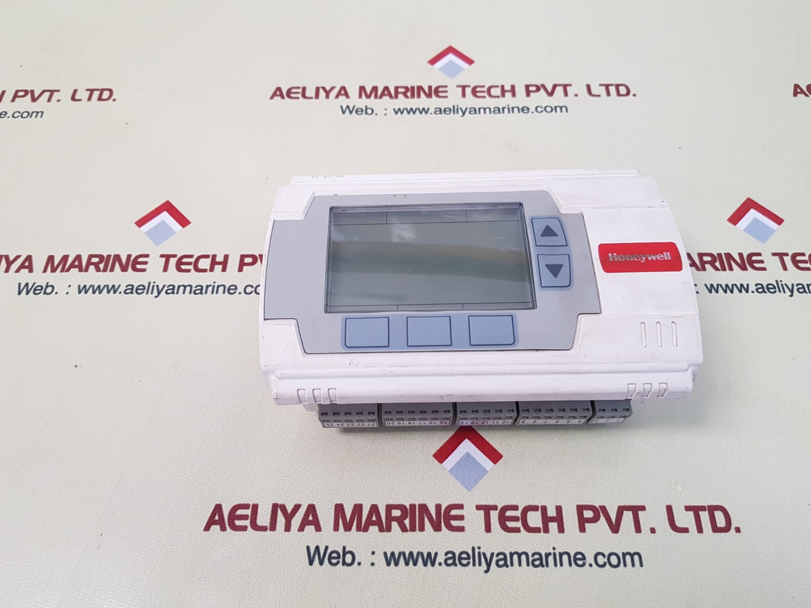 Honeywell ub4334sen temperature controller