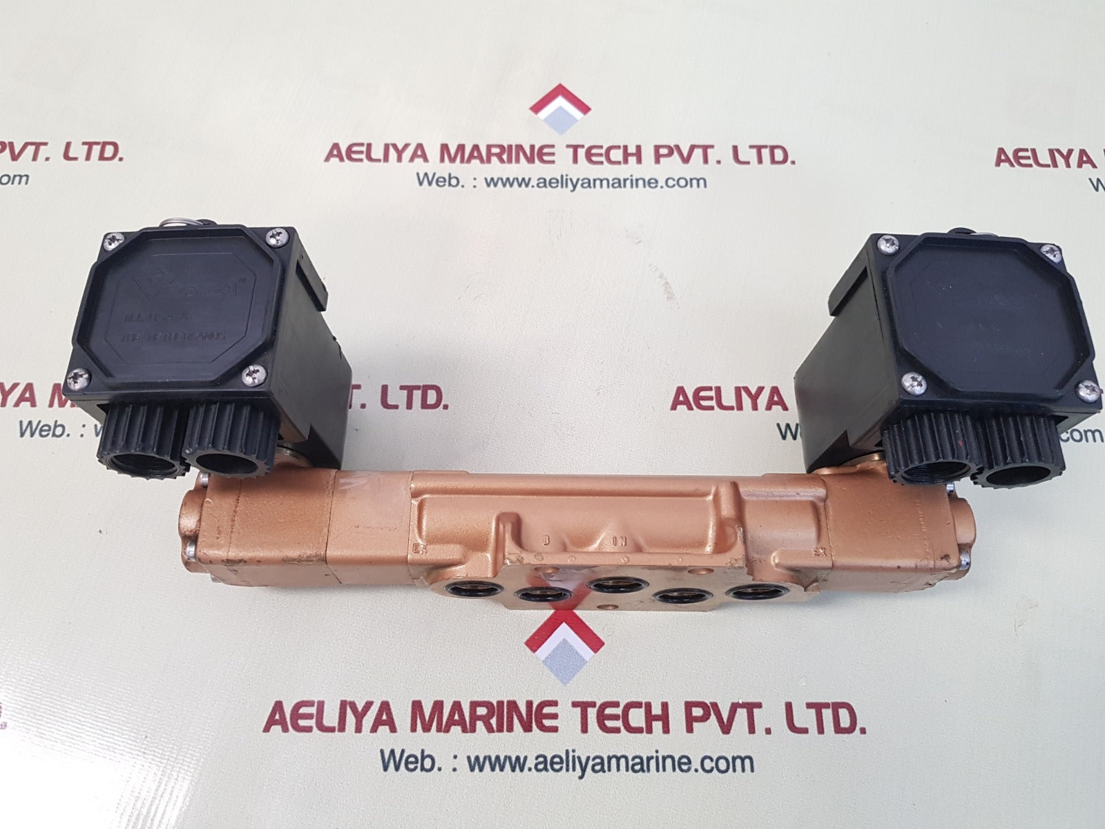 Versa vag-4532-173c-h-ms-xmaa-d024 pnuematic directional valve