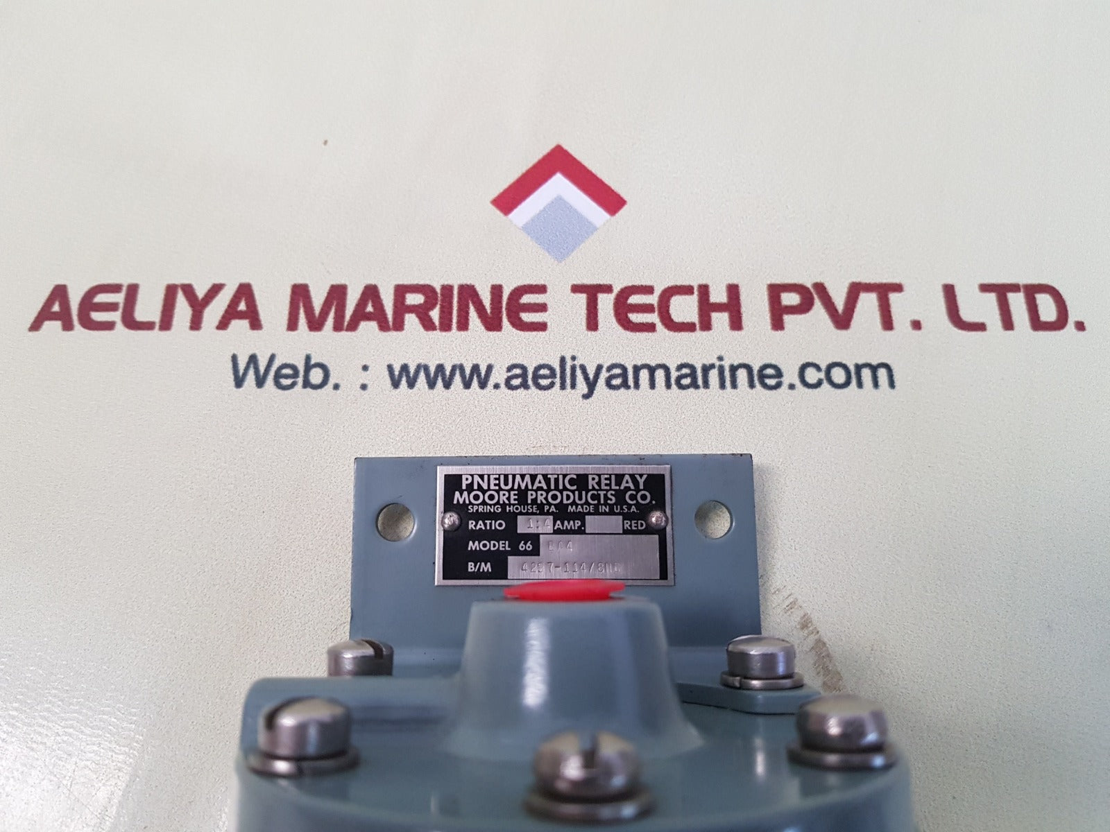 Moore 66ba4 pneumatic relay 4297-114/8nb