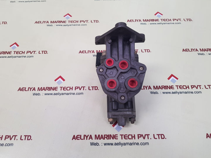 American-standard p59155-110 relay air valve 200psi