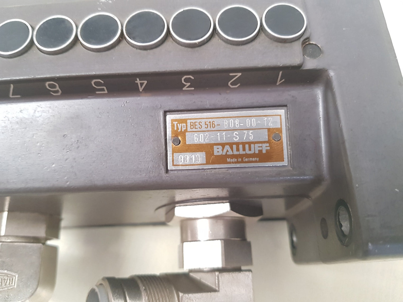 Balluff bes 516-b08-00-12 602-11-s 75 proximity switch