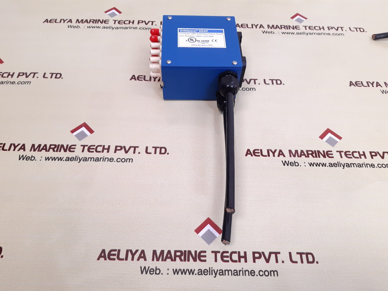 Dinspace snap snap-12st-mm compact din-rail fiber patch panel