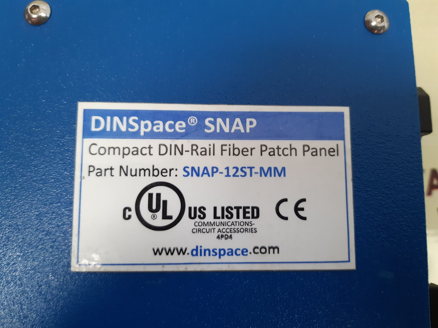 Dinspace snap snap-12st-mm compact din-rail fiber patch panel