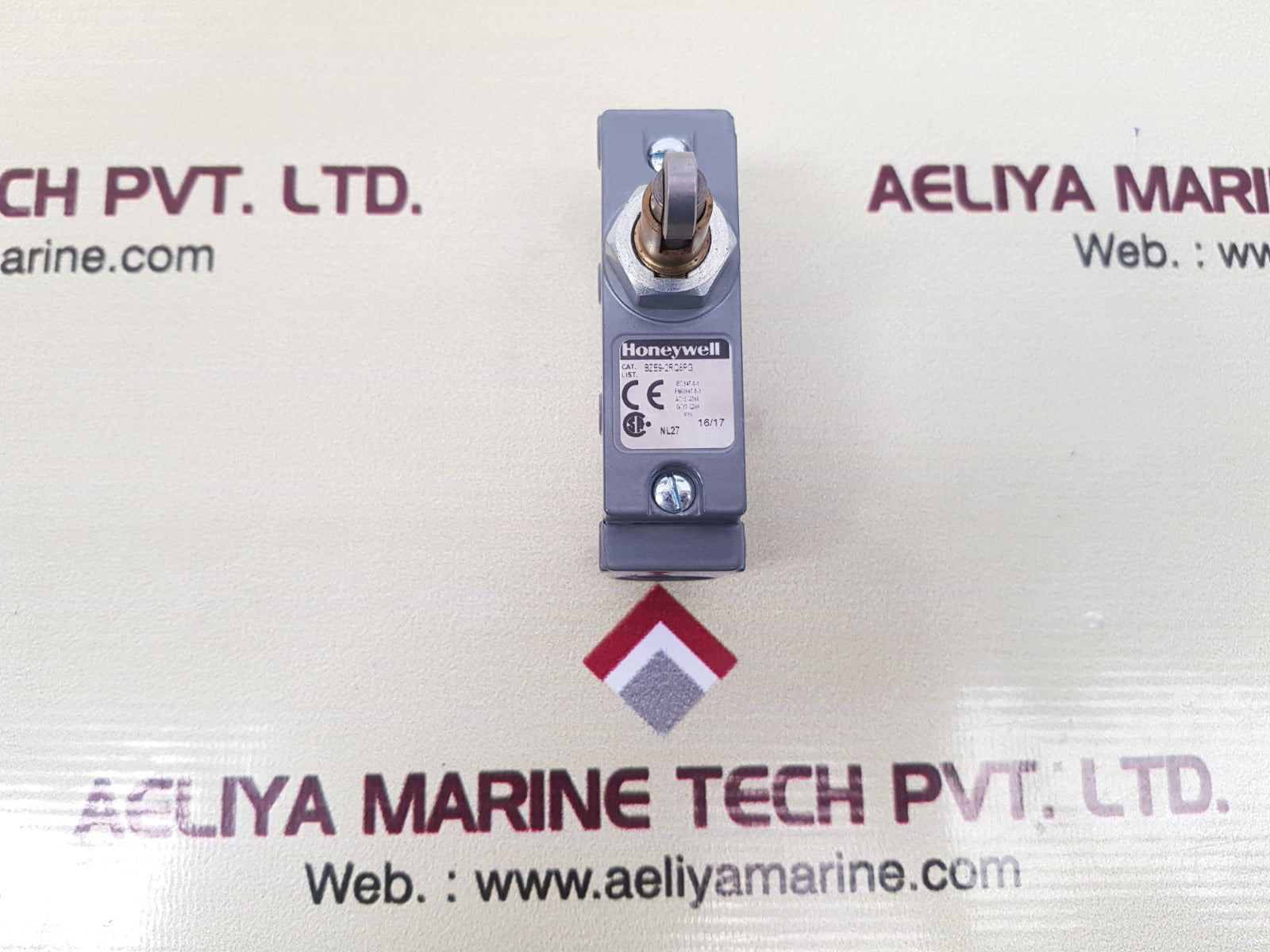Honeywell bze9-2rq8pg enclosed switch 