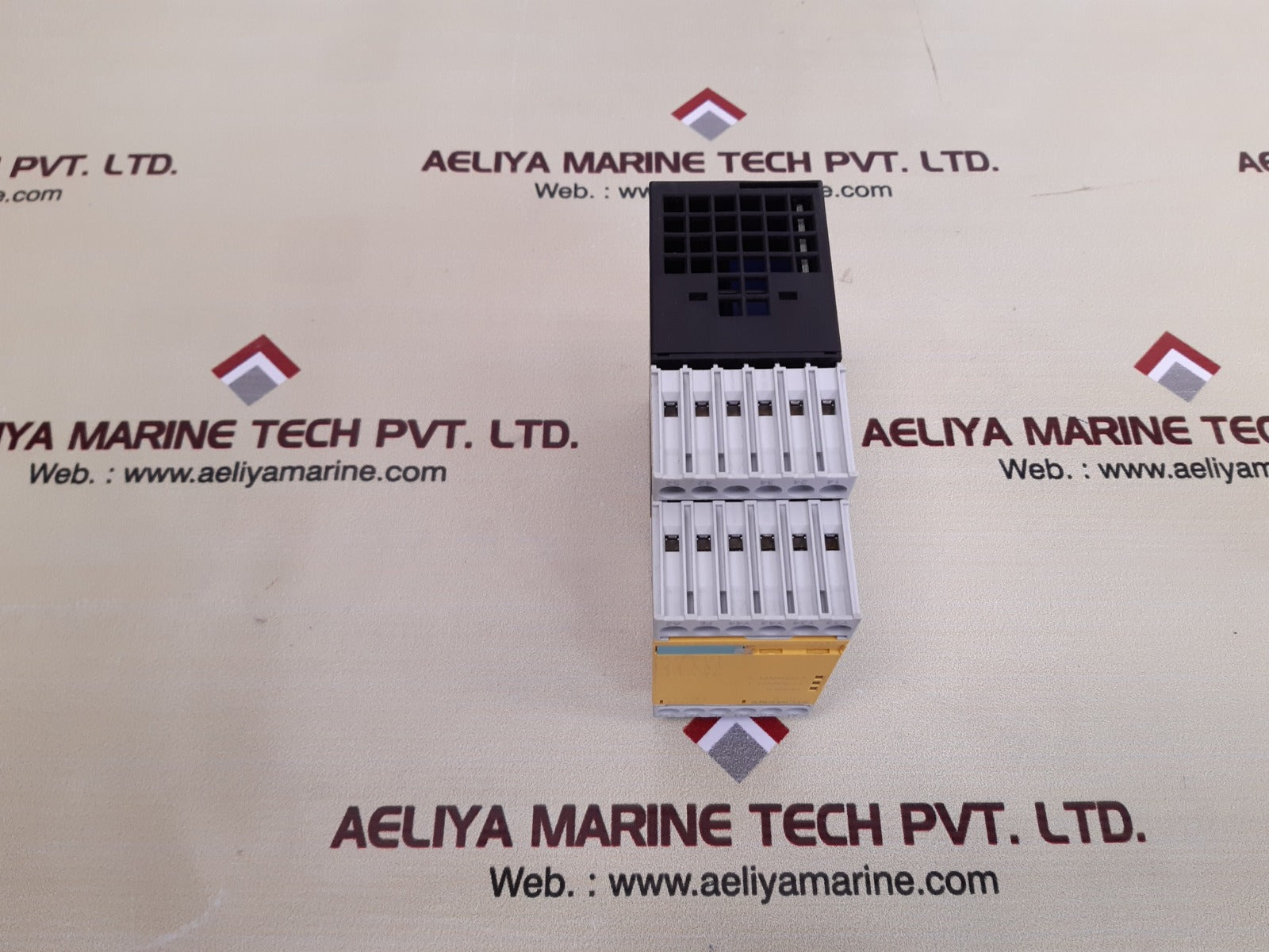 Siemens 3Tk2825 1Al20 Safety Relay