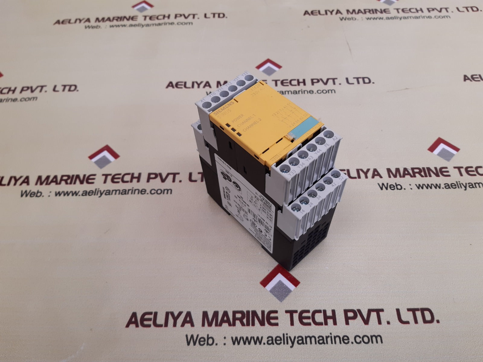 1PC New Siemens Sirius 3TK28 Safety Relay 3TK2825-1AL20 1PC New Siemens Sirius 3TK28 Safety Relay 3TK2825-1AL20