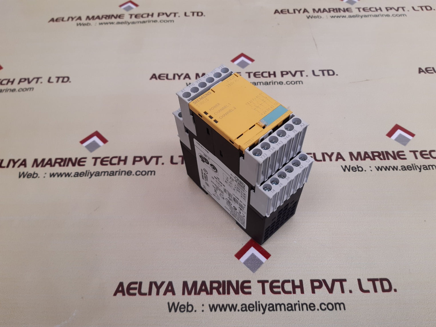 Siemens 3Tk2825 1Al20 Safety Relay