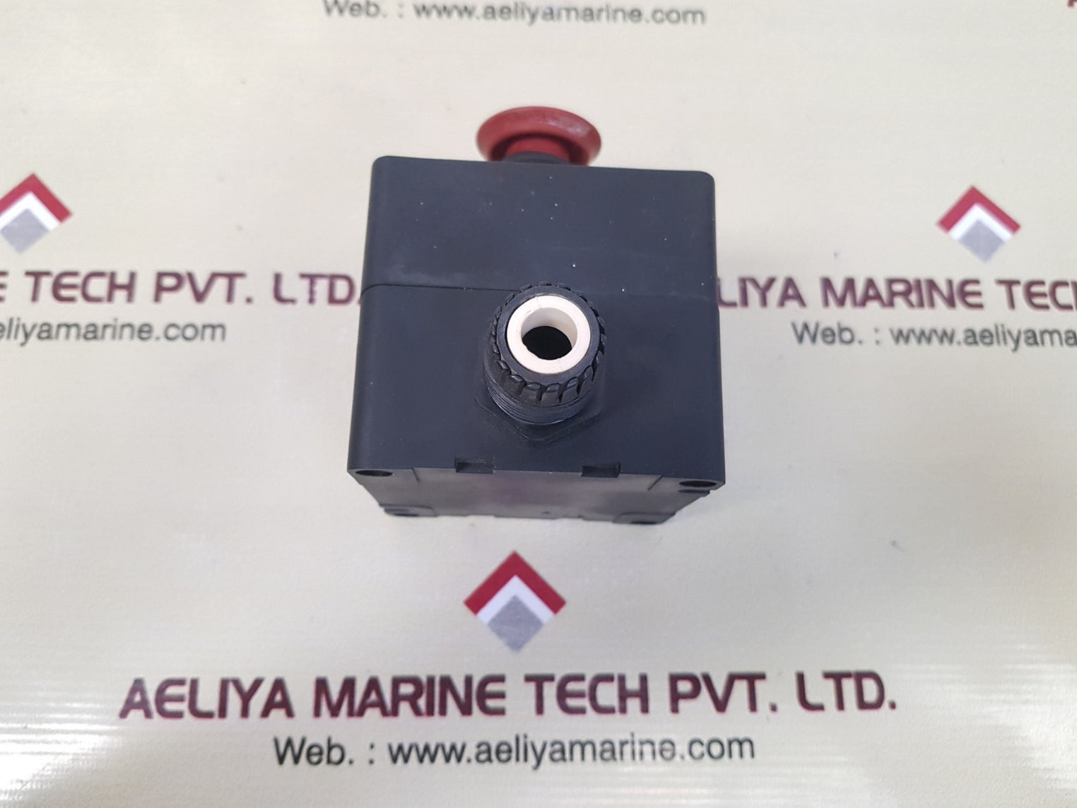 Ceag ghg 411 8100 r0002 control station 