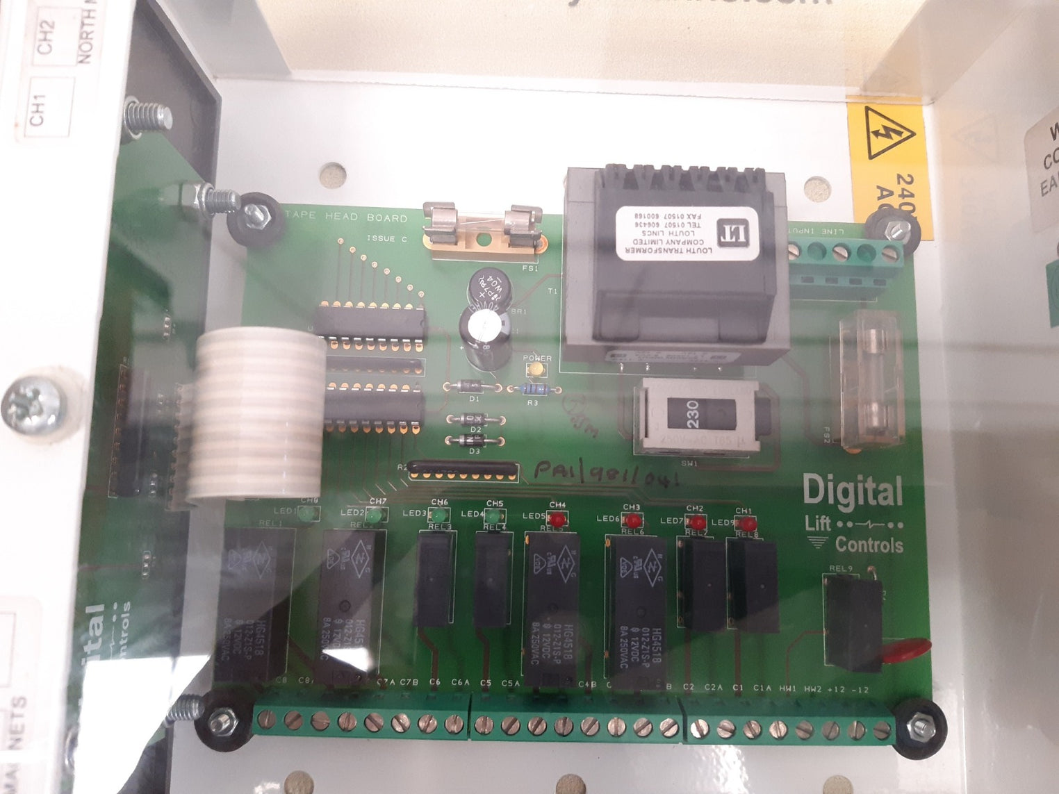 Digital lift controls tape head board