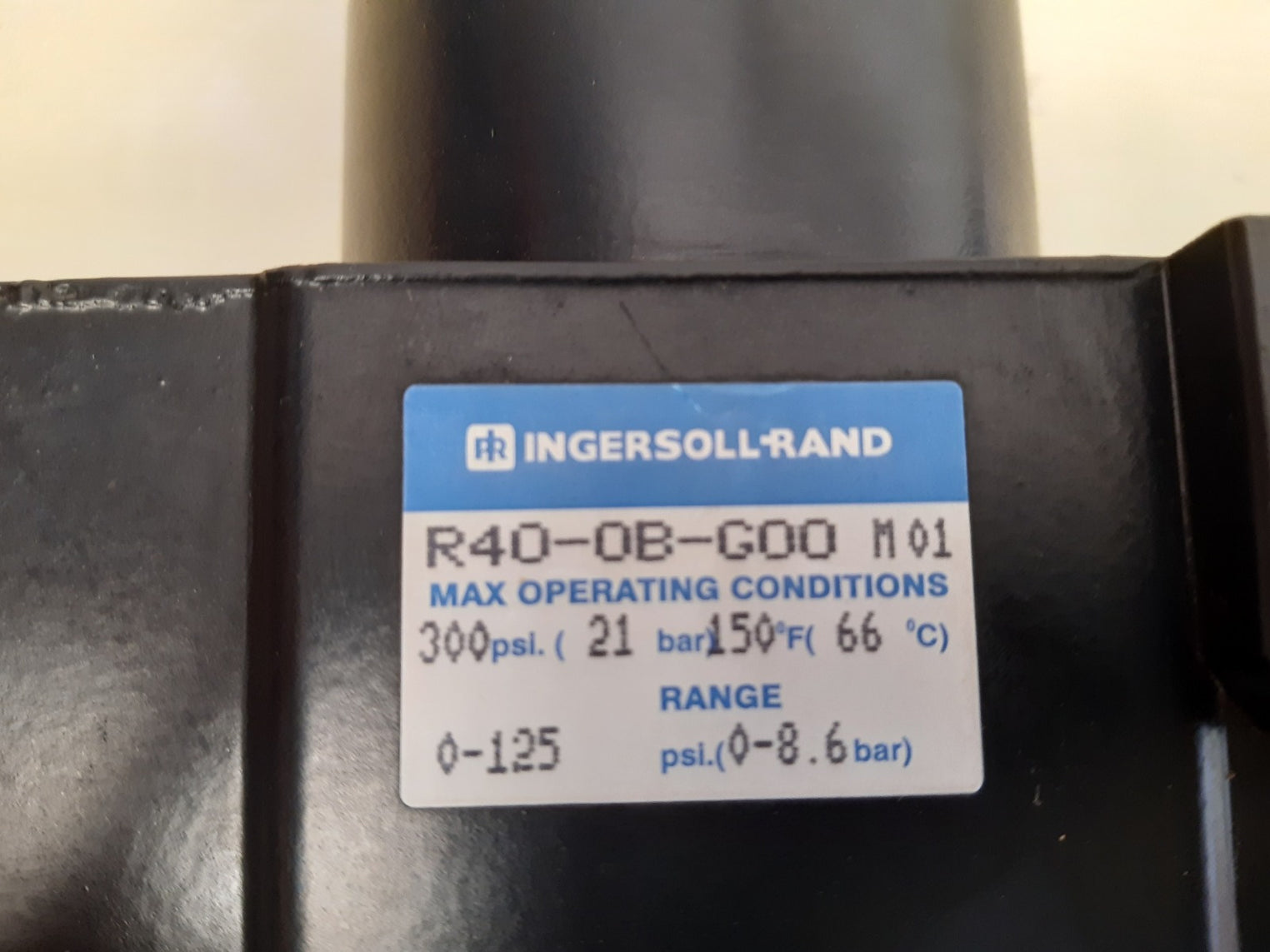 Ingersoll rand  r40-0b-g00 air pressure regulator 