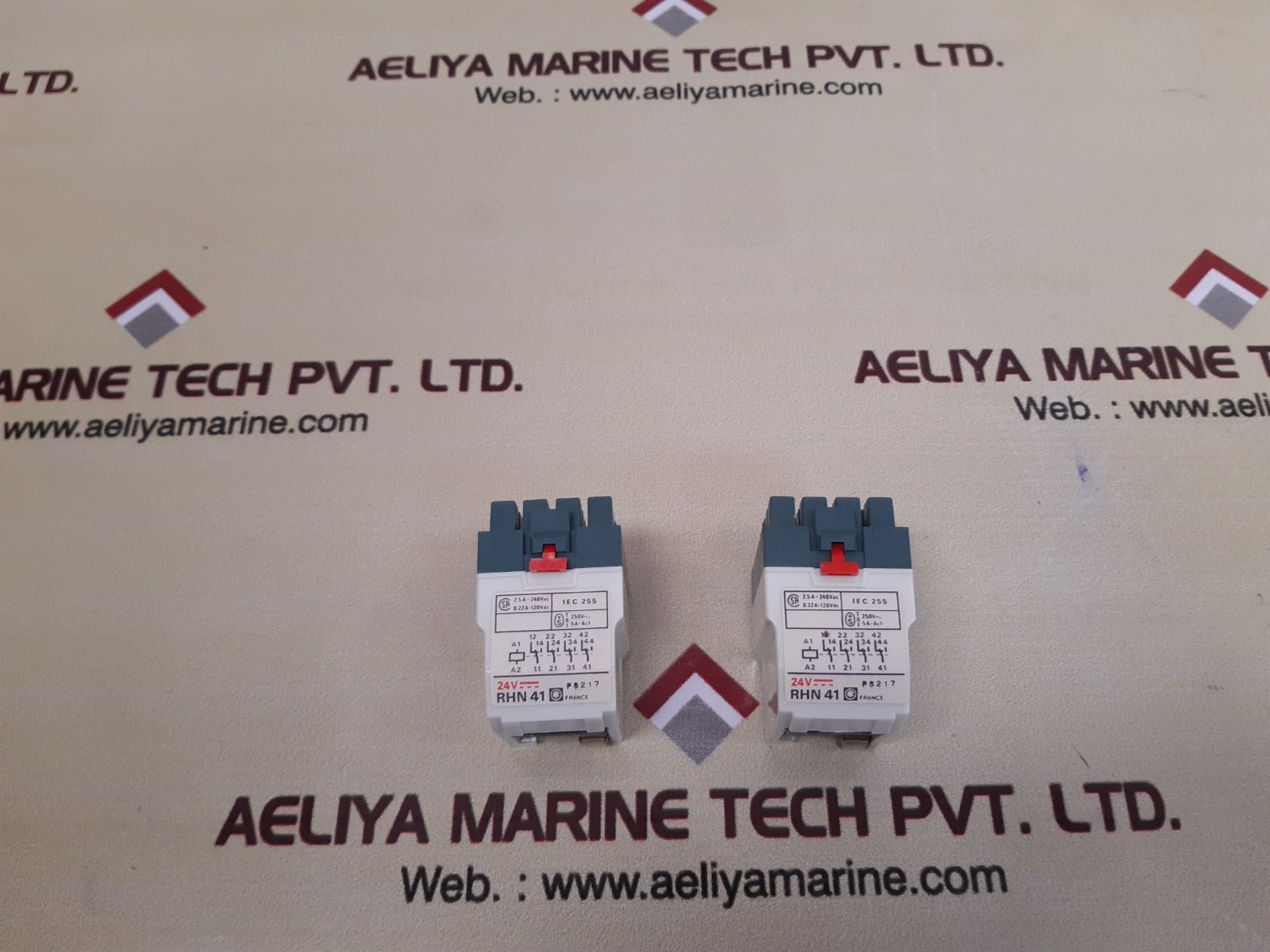 Telemecanique rhn 41 relay 