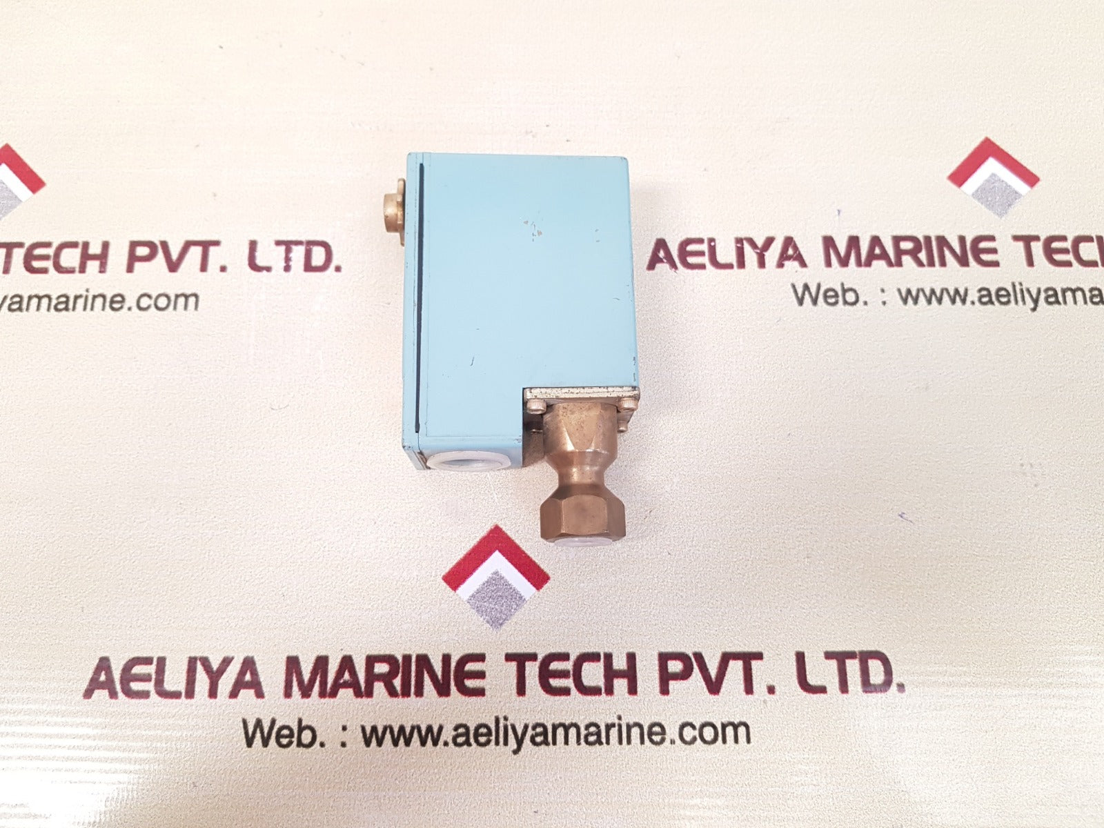 Telemecanique xmj-a003 pressure switch