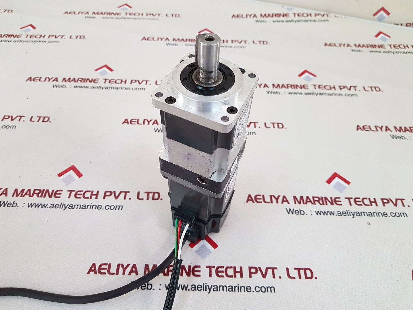 Mitsubishi hc-mfs23 ac servo motor with remco rpg-60s