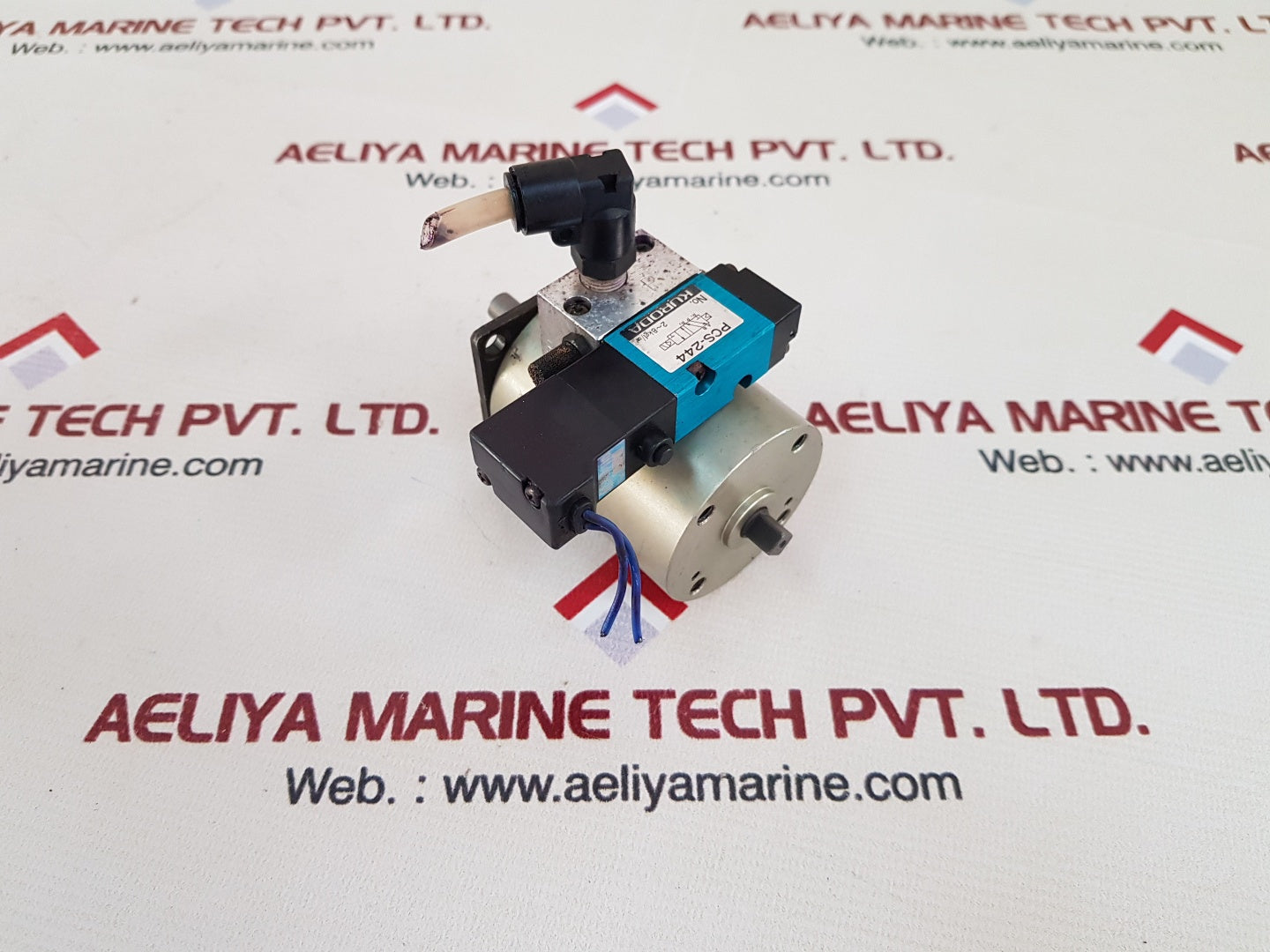 Kuroda prh20s-90-135-p-z rotary cylinder with Kuroda pcs-244 valve 