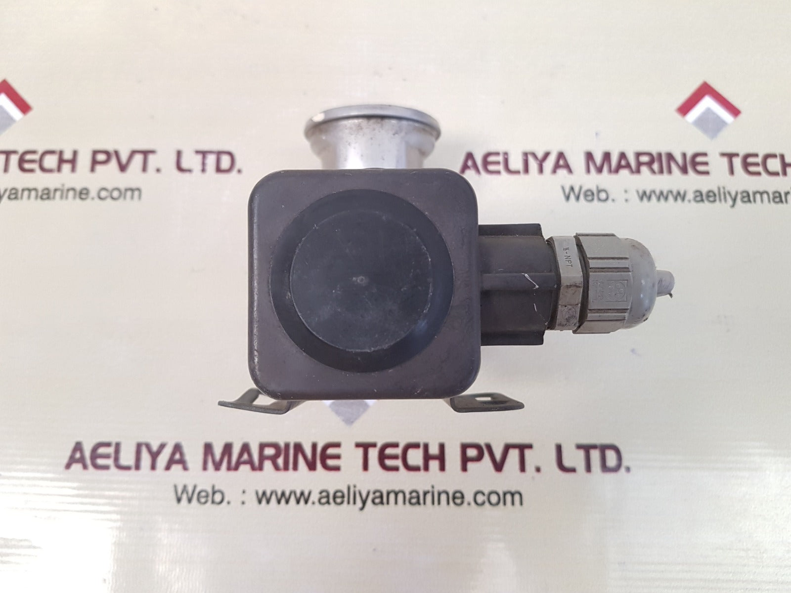 Itt gt2108edxa pneumatic transducer with 0 to 200 kpa/0 to 30 psi meter guage