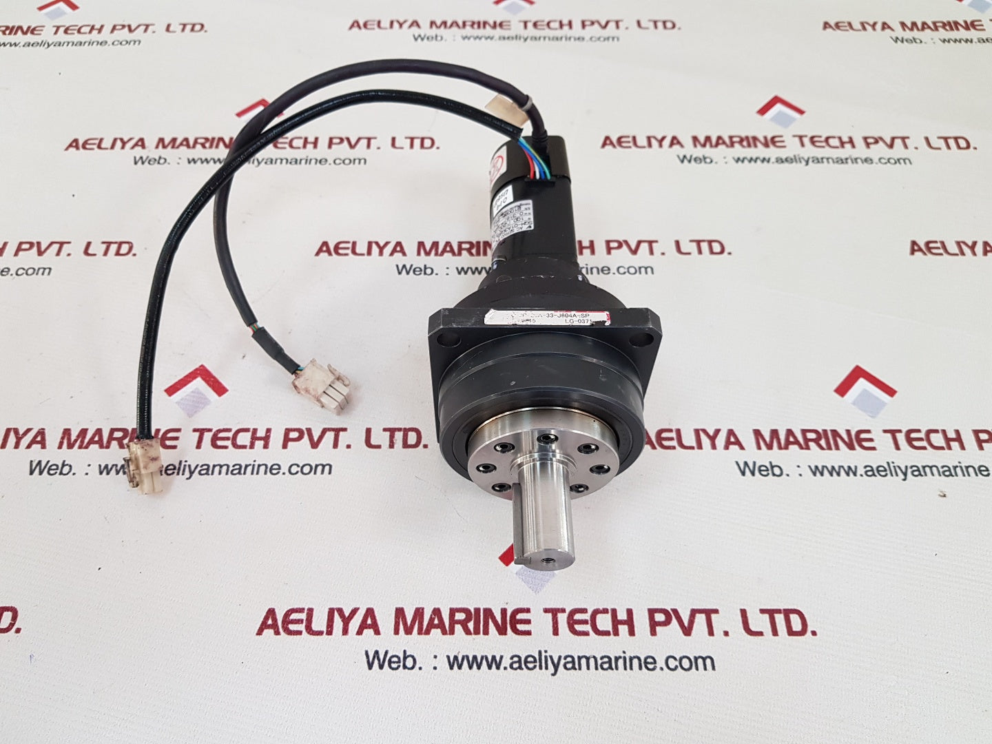 Yaskawa sgm-01a3g46 servo motor with hd cp-20a-33-j604a-sp reducer 