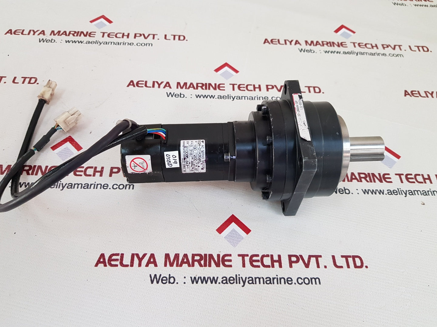 Yaskawa sgm-01a3g46 servo motor with hd cp-20a-33-j604a-sp reducer 