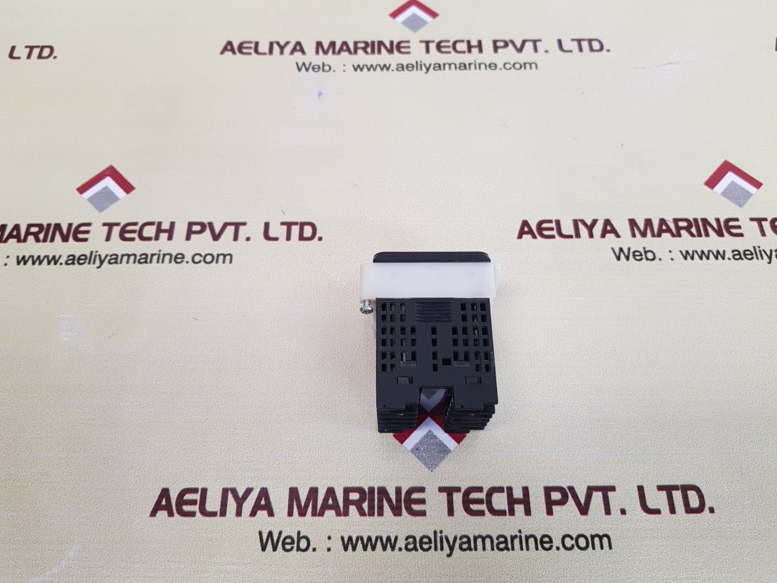 Omron e5cc-rx2asm-800 digital controller
