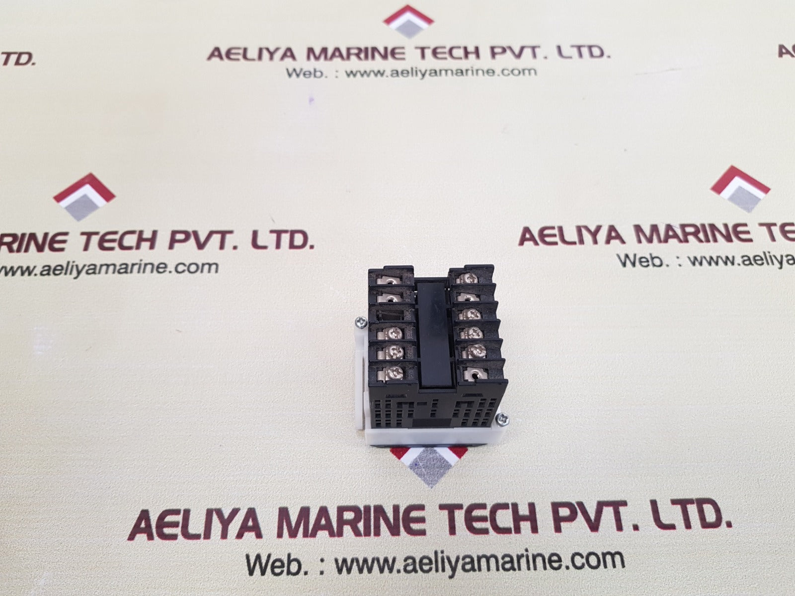 Omron e5cc-rx2asm-800 digital controller