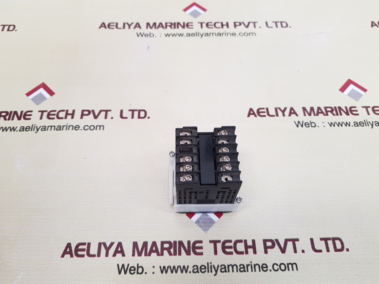 Omron e5cc-rx2asm-800 digital controller