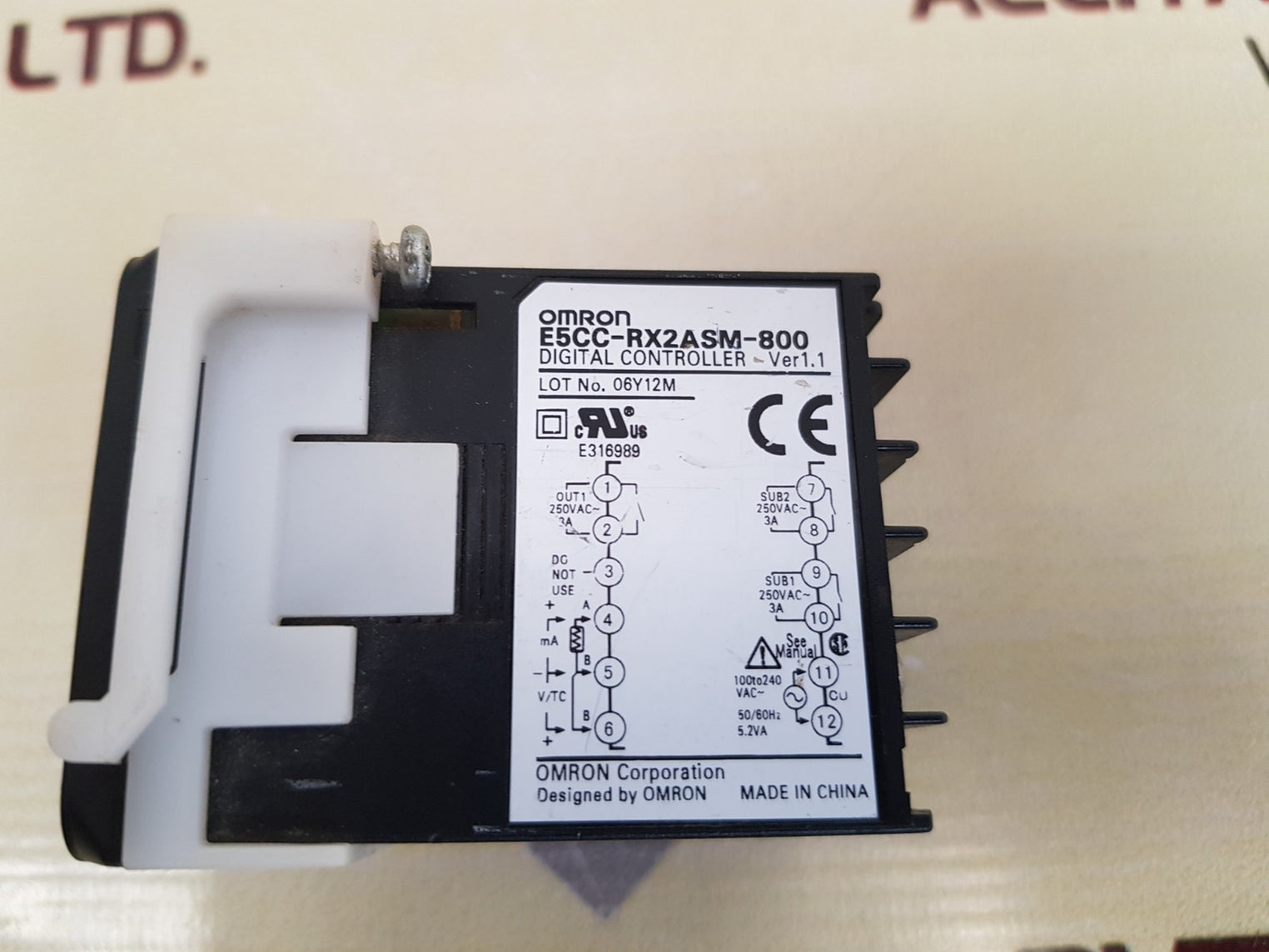 Omron e5cc-rx2asm-800 digital controller