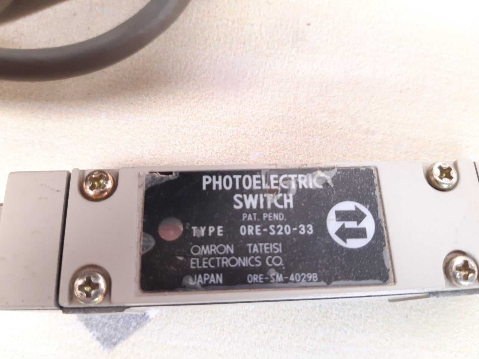 Omron ore-s20-33 photoelectric switch